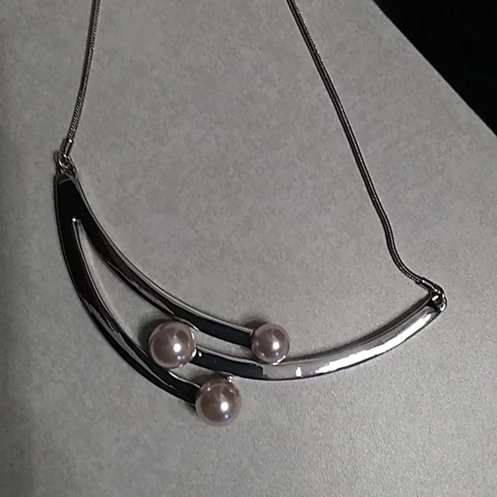 Chicos faux pink pearl and silver necklace. - Picture 3 of 12